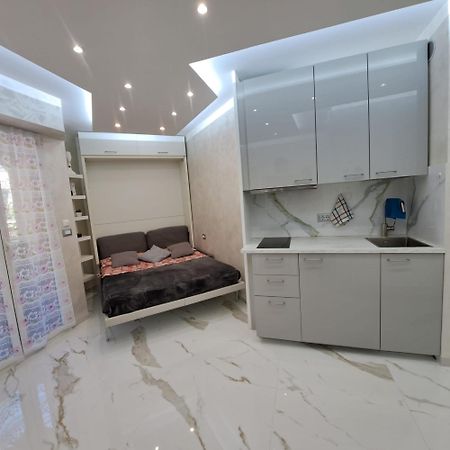 Sharon Apartment In Victoria Beach Mentone Esterno foto