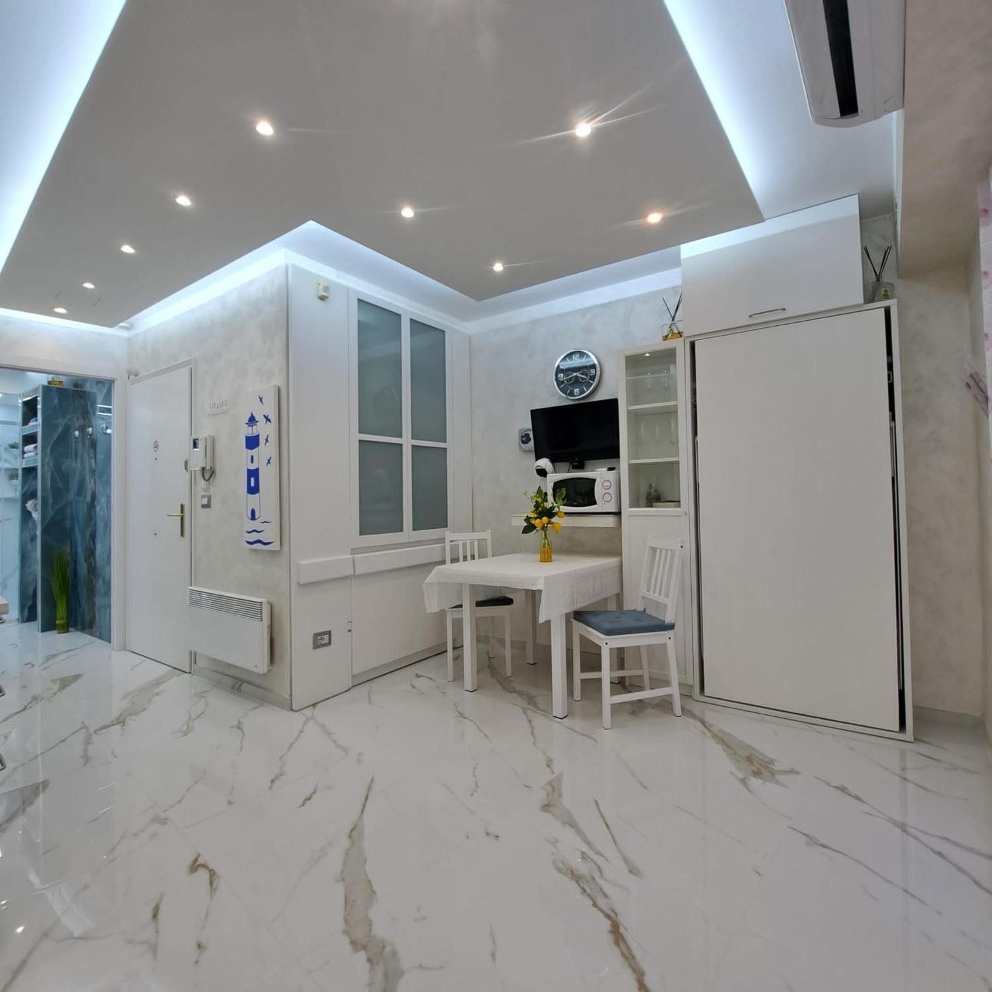 Sharon Apartment In Victoria Beach Mentone Esterno foto